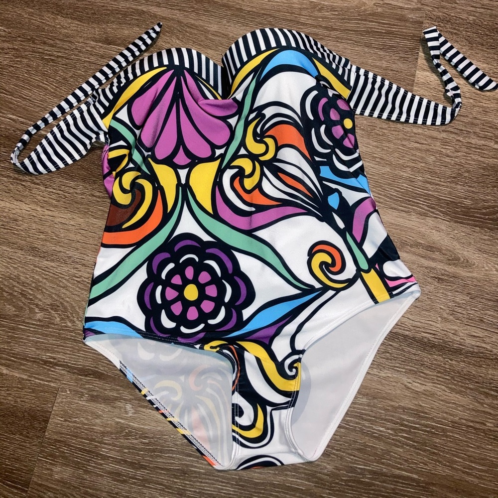 Bathing suit
